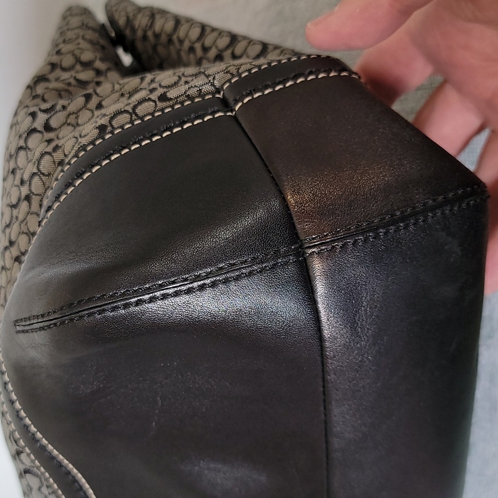 Coach vintage signature C and leather shoulder handbag - Picture 8 of 16